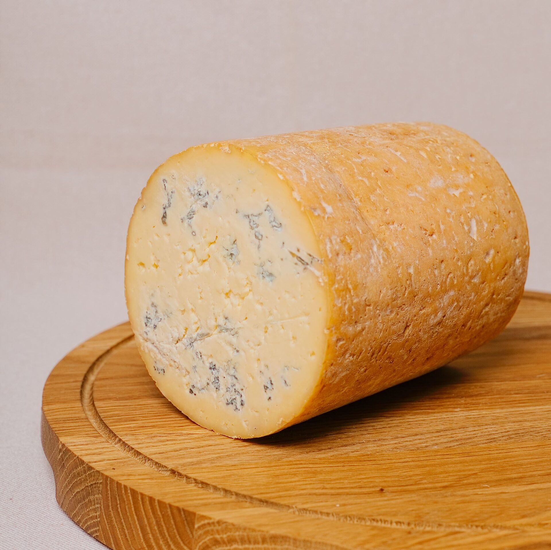 Ser francuski Fourme de Montbrison AOP