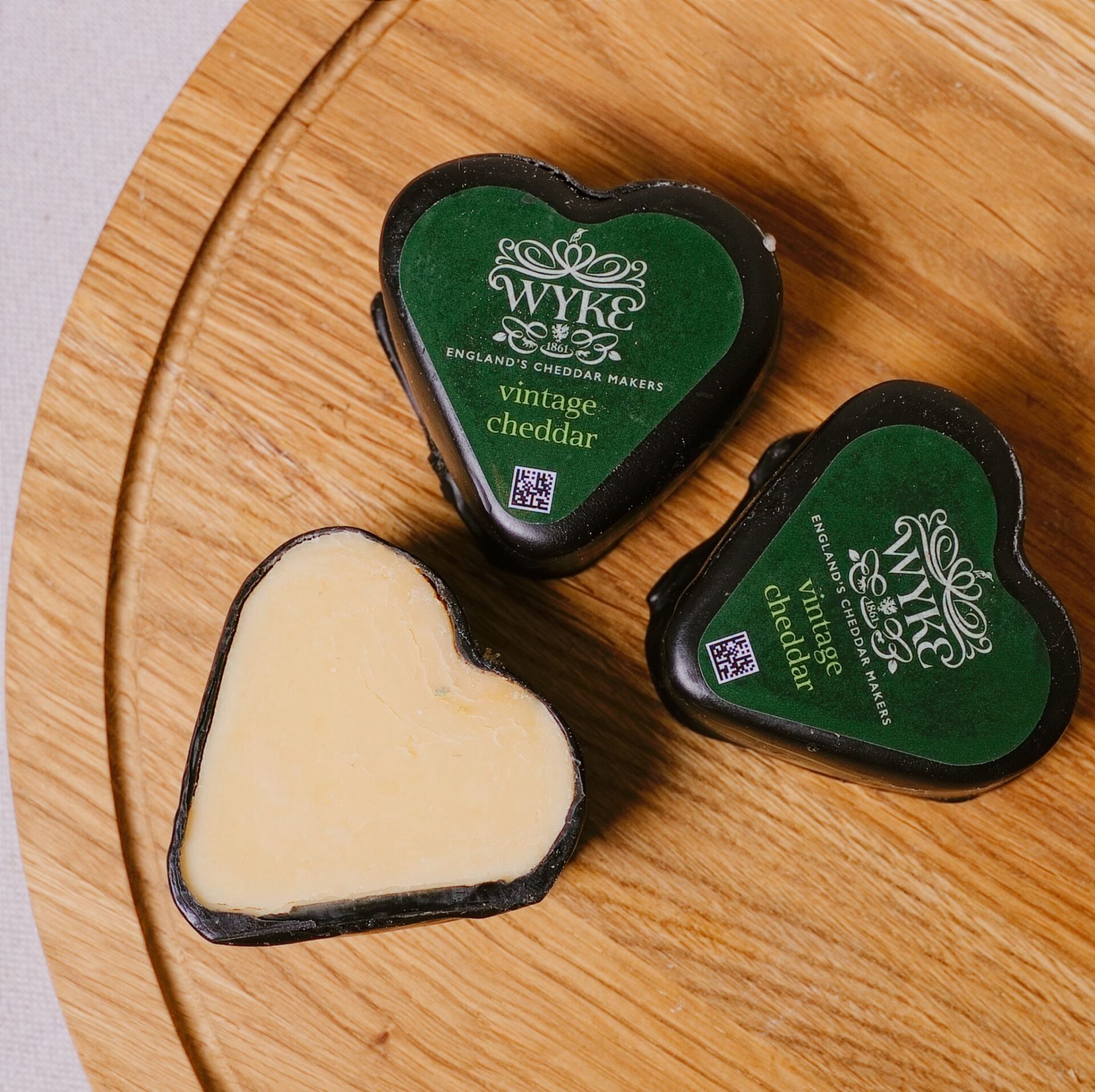Ser Cheddar vintage 100g / cheddar w kształcie serca
