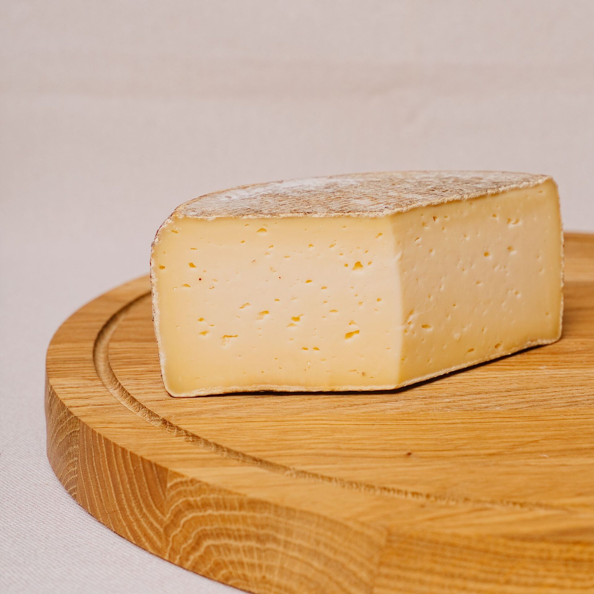 Ser francuski Tomme de Savoie AOP / wyjątkowy ser z Sabaudii