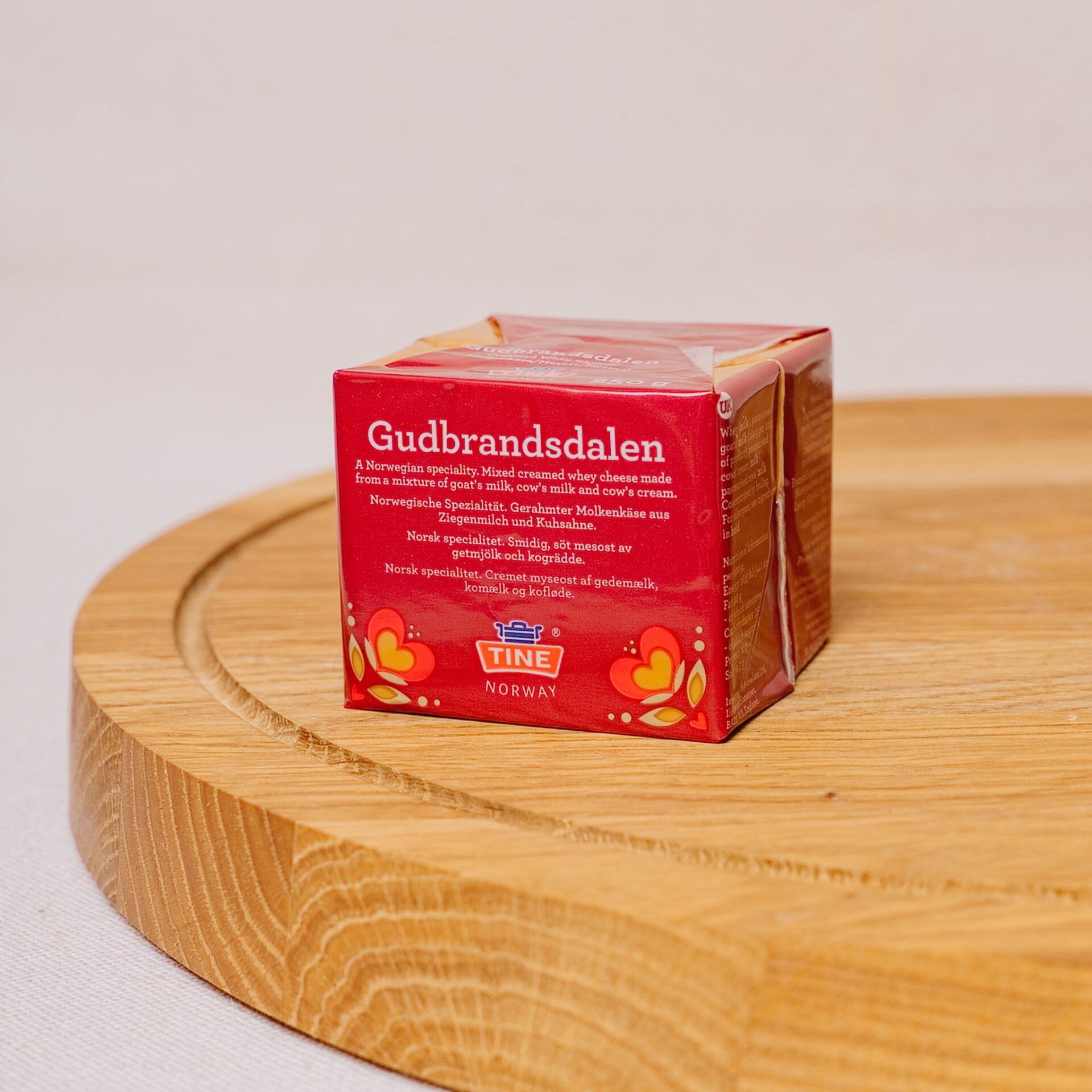 Ser norweski Gudbrandsdalen / ser kozi karmelowy Brunost kostka 250g