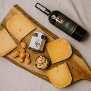 Holenderscy mistrzowie / Zestaw serów długodojrzewających z winem Primitivo di Manduria