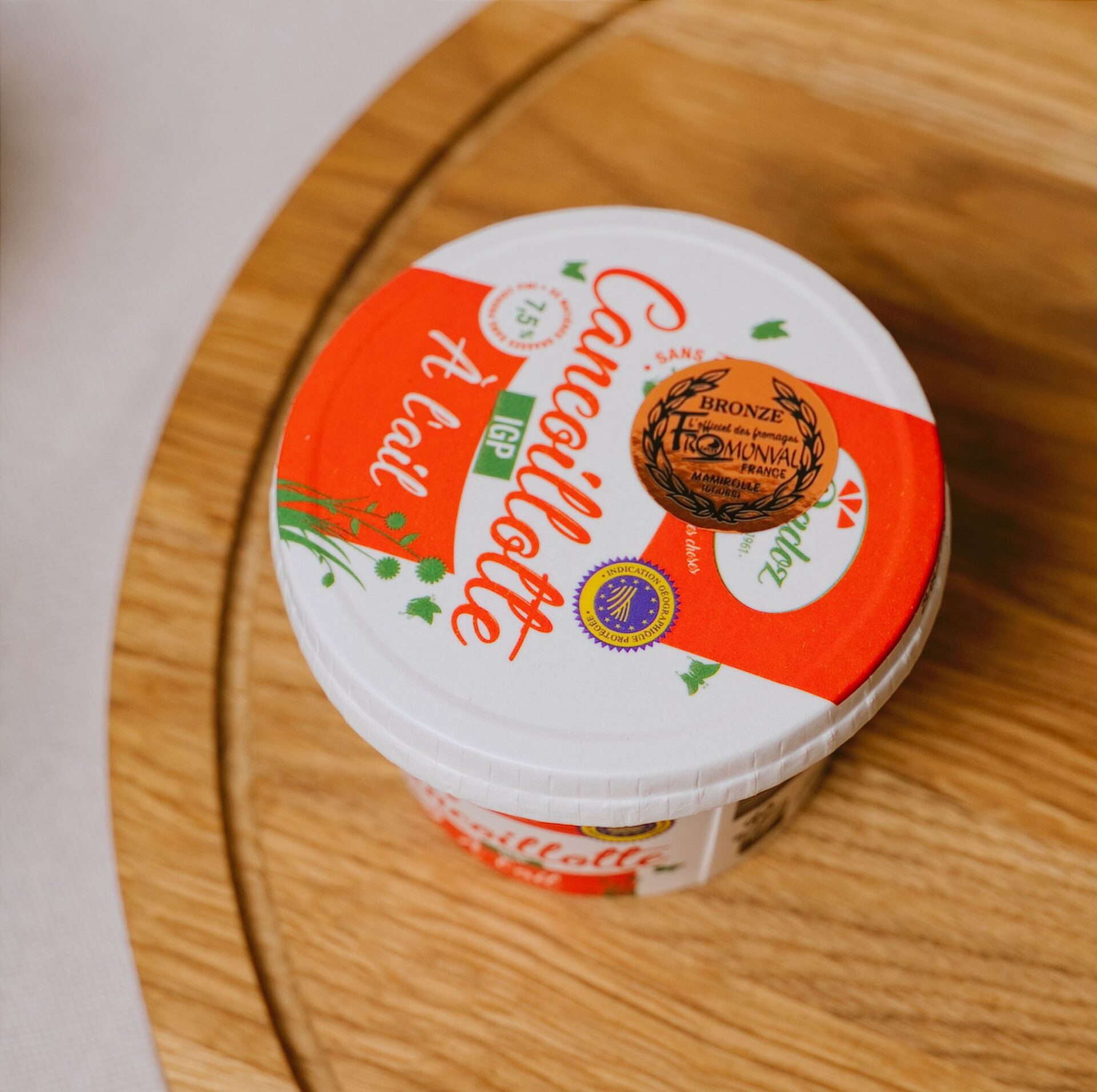 Ser francuski Cancoillotte à l’Ail / Kremowy ser z dodatkiem czosnku 220g - obrazek 2
